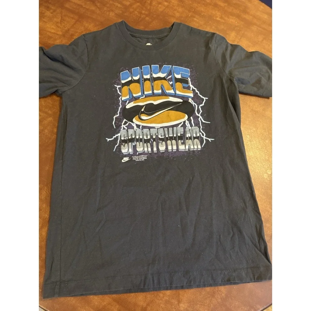Nike Sportswear Tee Youth Size XL